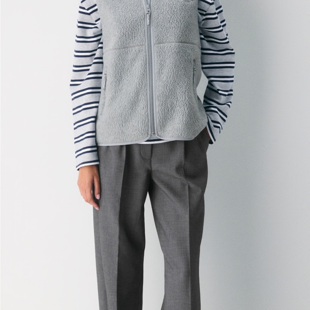 TNA Aritzia Polartec Thermal Mockneck Vest Grey 2xS - Picture 2 of 5